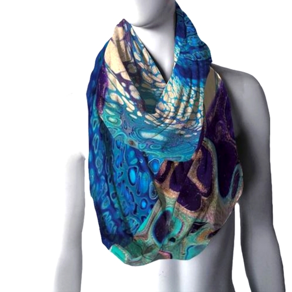 Made in Canada 🇨🇦 Orignal art print Infinity scarf - Picture 1 of 2